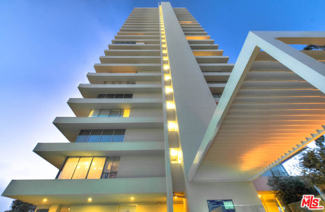 9255 Doheny Road, West Hollywood CA: https://media.crmls.org/mediaz/9bbc2cae-4583-4afe-81d2-67aff1fc45a2.jpg