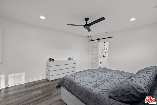 18352 Donmetz Street, Porter Ranch CA: https://media.crmls.org/mediaz/9bbcd2f5-1815-4e75-a4f6-68f7ecb1beee.jpg