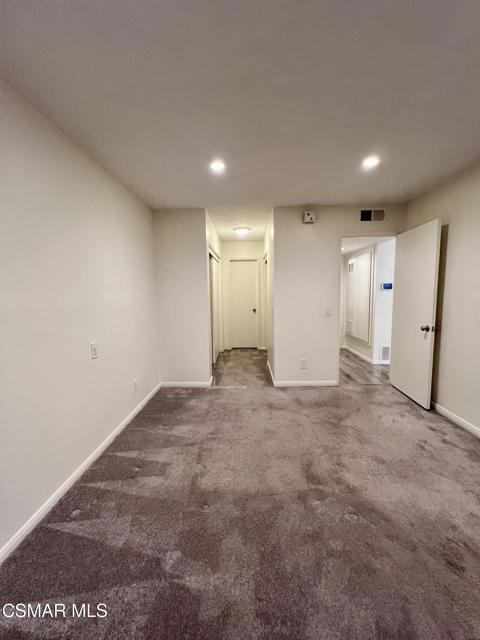 1342 Hillcrest Drive, Thousand Oaks CA: https://media.crmls.org/mediaz/9bbd6590-21a8-4d73-a8d6-40cc318c1791.jpg