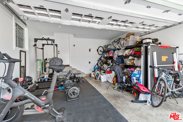 7614 Truxton Avenue, Los Angeles CA: https://media.crmls.org/mediaz/9bbdfcb3-571d-4959-8488-70e18cf9e134.jpg