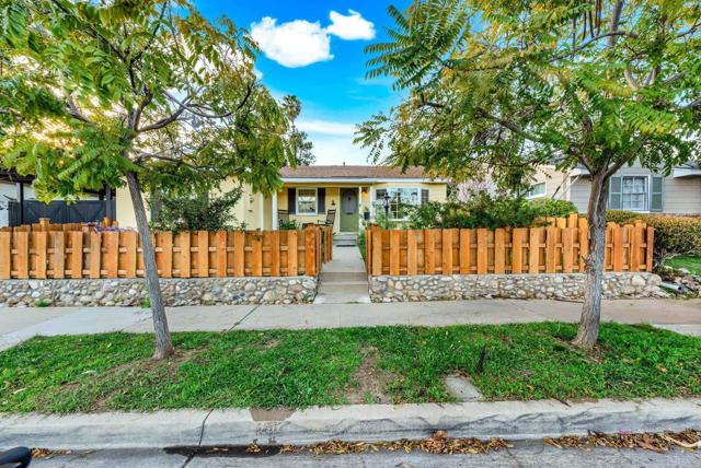 4920 Elsa Road, San Diego CA: https://media.crmls.org/mediaz/9bbef353-8a8a-46d5-b36c-27d1371559dc.jpg