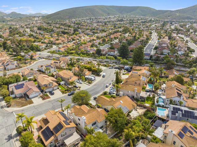 1421 Corte Clasica, San Marcos CA: https://media.crmls.org/mediaz/9bbf1f06-36d5-4bfa-8559-51fe36acb3af.jpg