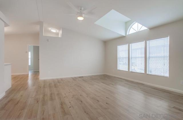 1010 E Bobier, Vista CA: https://media.crmls.org/mediaz/9bc052ce-4bcc-4f6b-aebc-6710763aae98.jpg