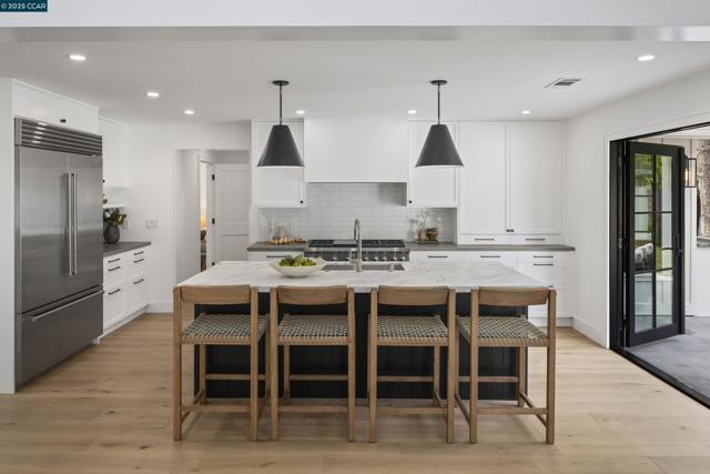 181 Lombardy Lane, Orinda CA: https://media.crmls.org/mediaz/9bc075fb-23d9-4494-9c77-7b91c9b285e9.jpg