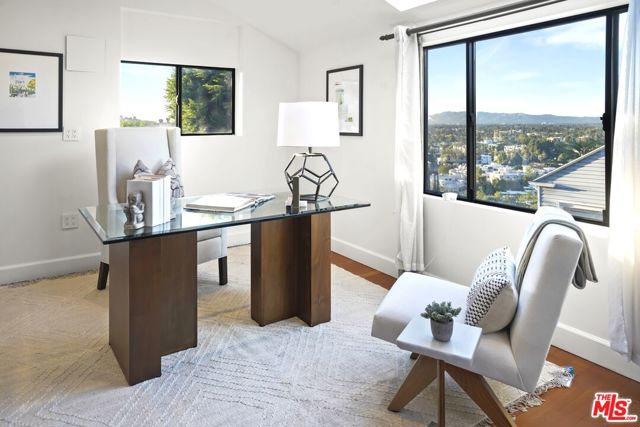 3838 Buena Park Drive, Studio City CA: https://media.crmls.org/mediaz/9bc105c0-7c21-4fba-808a-1718df8e7df5.jpg