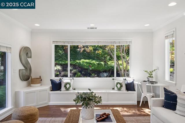 4 Harold Dr, Moraga CA: https://media.crmls.org/mediaz/9bc10944-c78f-440f-9537-d395bf42701b.jpg