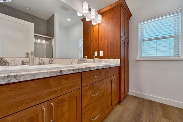 5579 Glen Dr, Foresthill CA: https://media.crmls.org/mediaz/9bc24c1e-bf38-40d0-86f7-b521555b7ad6.jpg