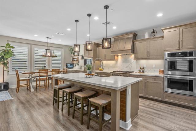 303 Ventasso Way, Fallbrook CA: https://media.crmls.org/mediaz/9bc2b795-2c0e-435b-a1e6-b759d1a2b247.jpg