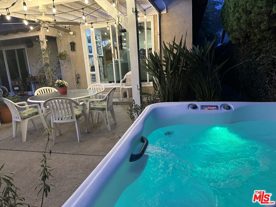 https://media.crmls.org/mediaz/9bc2c54c-15bd-457d-9d23-0a59372deeaf.jpg?preset=X-Large