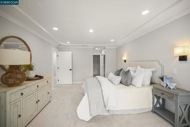 600 Terra California Dr, Walnut Creek CA: https://media.crmls.org/mediaz/9bc2cd7c-b8af-4141-a9b3-8bdc0ef111bb.jpg