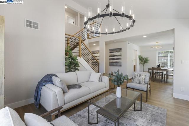 1656 Briarcrest Ct, San Jose CA: https://media.crmls.org/mediaz/9bc2dc85-777c-4565-97e8-4aad0580e4b3.jpg