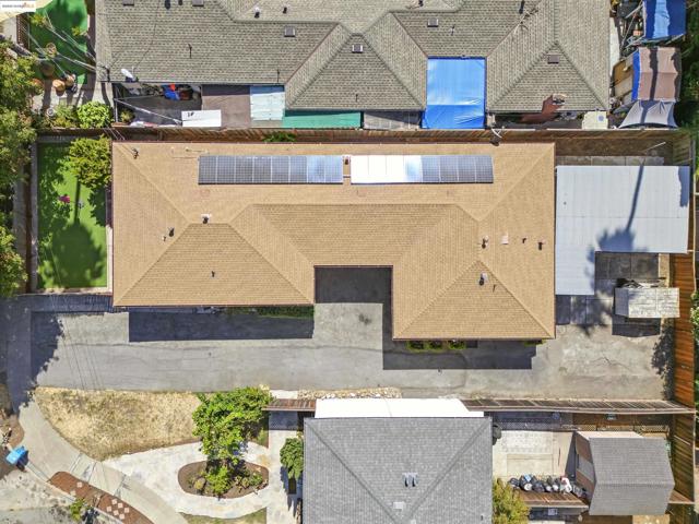 3464 Michael Dr, Redwood City CA: https://media.crmls.org/mediaz/9bc30180-df15-4737-a2c0-def1cb0a4da4.jpg