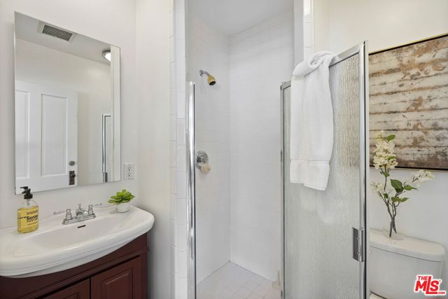 3710 Fletcher Drive, Los Angeles CA: https://media.crmls.org/mediaz/9bc3b838-352b-4273-bccf-54b993b17de0.jpg