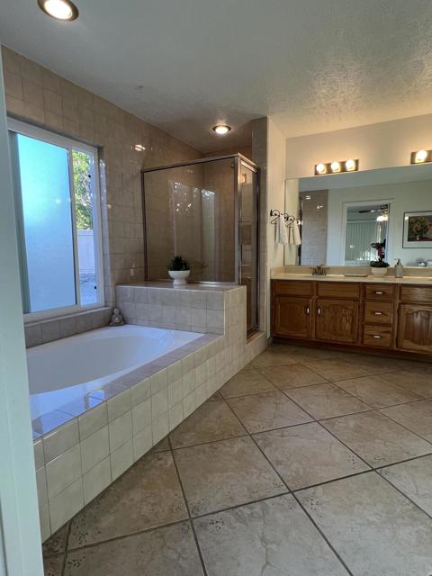 9631 Troon Court, Desert Hot Springs CA: https://media.crmls.org/mediaz/9bc437c6-39cf-47ce-92f3-3ee8f784db20.jpg