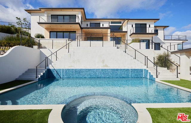 5366 Horizon Drive, Malibu CA: https://media.crmls.org/mediaz/9bc45f56-8016-4196-9656-019f24eb6b60.jpg