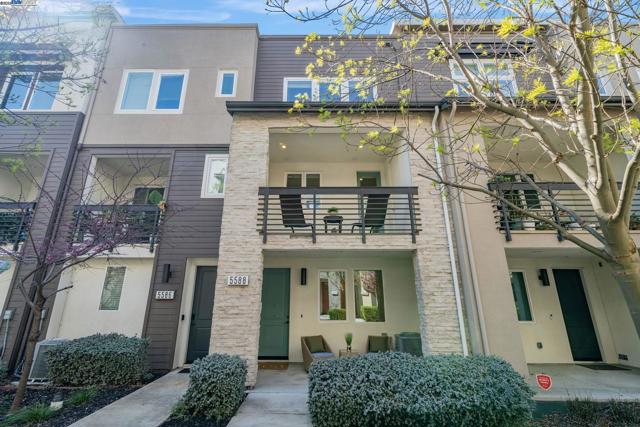 5588 El Dorado Ln, Dublin CA: https://media.crmls.org/mediaz/9bc4e3ce-0e4c-4879-8b1c-3786237938c0.jpg