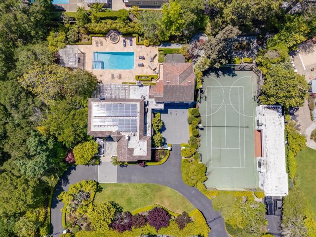 2181 Parkside Avenue, Hillsborough CA: https://media.crmls.org/mediaz/9bc5c6d0-ab41-4592-b372-a612a0686f15.jpg