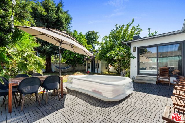 14034 Valerio Street, Van Nuys CA: https://media.crmls.org/mediaz/9bc600bb-b0a1-4e20-bd76-c44fd54ac515.jpg