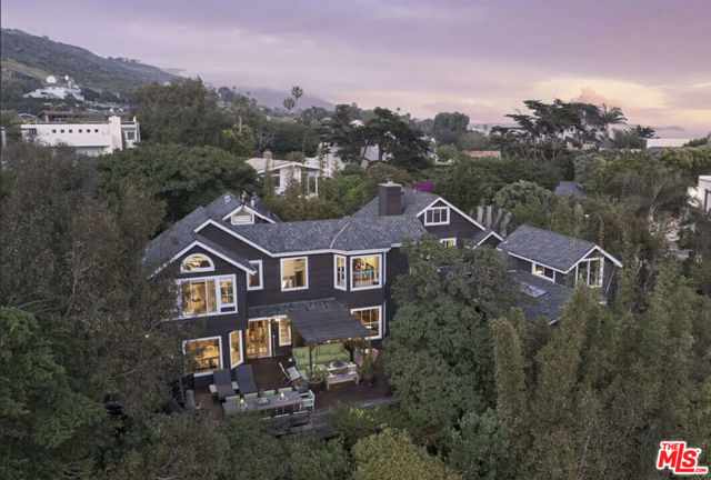 31840 Seafield Drive, Malibu CA: https://media.crmls.org/mediaz/9bc70c76-ae92-4610-8ef8-ba93814f702b.jpg