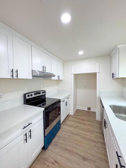 Image 3 of 14 For 990 Arcade Boulevard