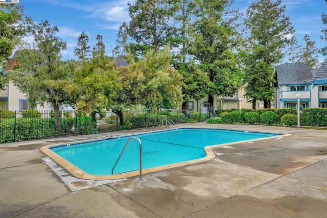 46762 Winema Cmn, Fremont CA: https://media.crmls.org/mediaz/9bc8170d-e18c-4413-bc86-06cd059eb6c7.jpg