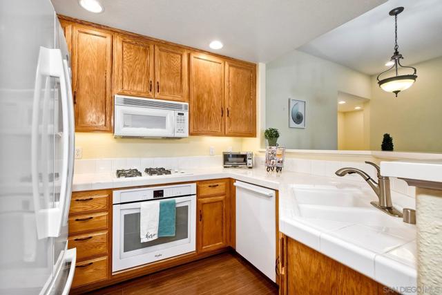 11898 Cypress Canyon Rd, San Diego CA: https://media.crmls.org/mediaz/9bc81da8-4823-4e70-a76c-12b5e206dd16.jpg