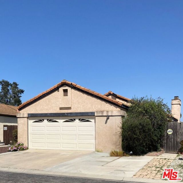 2214 Almond Ln, Santa Maria, CA 93458