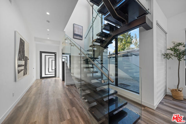 5812 Willis Avenue, Sherman Oaks CA: https://media.crmls.org/mediaz/9bc98d4f-0a00-42aa-9bf3-fa6406c1d515.jpg