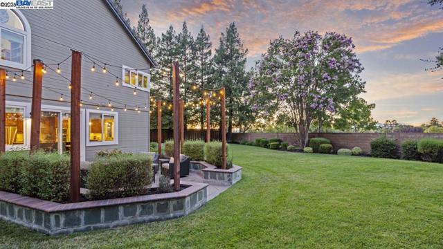 1348 Carlton Pl, Livermore CA: https://media.crmls.org/mediaz/9bc9a5e2-d5ad-44e9-bb92-bdbbf73d3a92.jpg