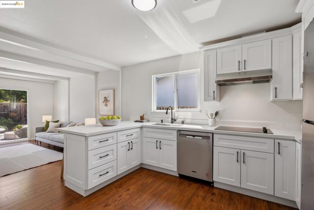 934 Bancroft Rd, Concord CA: https://media.crmls.org/mediaz/9bcaed50-5c84-4070-afb9-e46b28d1cf95.jpg