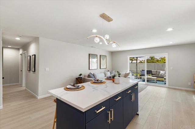 7911 Terraza Disoma, Carlsbad CA: https://media.crmls.org/mediaz/9bcb9f35-ab4f-4ebb-9b3f-27fa71a84db4.jpg