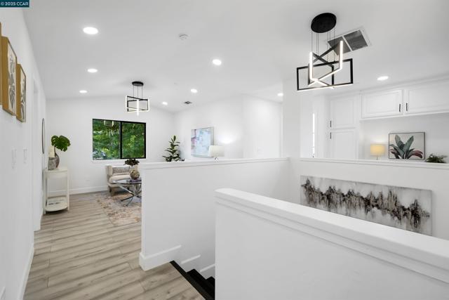 27 Briarwood Ct, Brentwood CA: https://media.crmls.org/mediaz/9bcba3e6-5038-4594-a3a5-75eddf8e1878.jpg