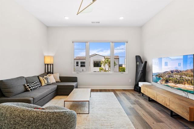 5347 Morning Sage Way, San Diego CA: https://media.crmls.org/mediaz/9bcc081b-7123-4716-b125-57e63cc9d42d.jpg