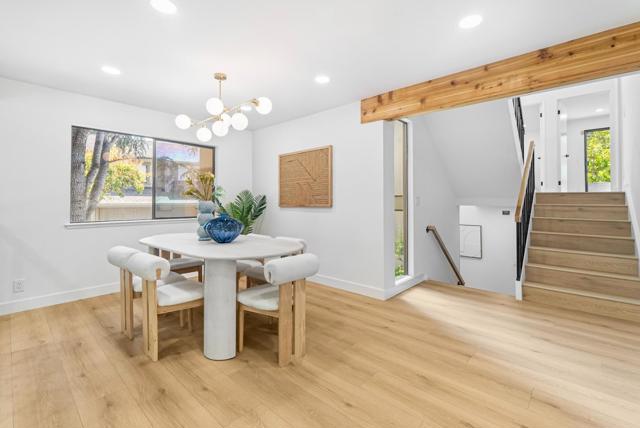 536 Sand Hill Circle, Menlo Park CA: https://media.crmls.org/mediaz/9bcc4b68-e480-48c3-8f1d-ddfd6e2a818b.jpg