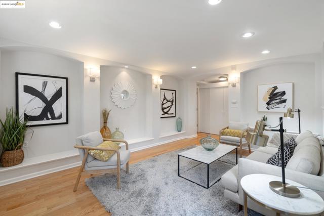 Image 27 of 37 For 1633 Trestle Glen Rd