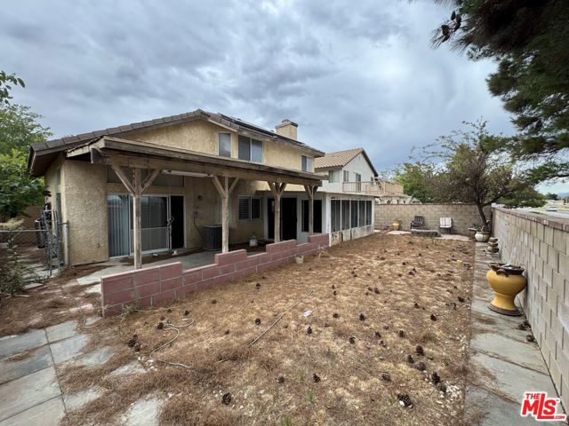 45117 Loma Vista Drive, Lancaster CA: https://media.crmls.org/mediaz/9bcd11e5-ec0d-47ad-86a9-46c73b862685.jpg