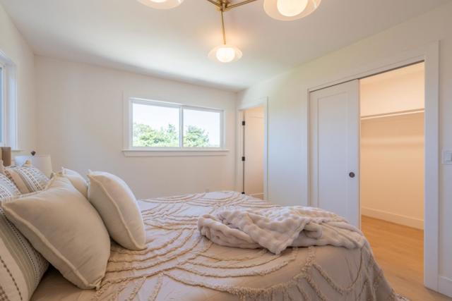 459 English Avenue, Monterey CA: https://media.crmls.org/mediaz/9bcd3b08-56bc-42a7-802f-e0aba24e2735.jpg