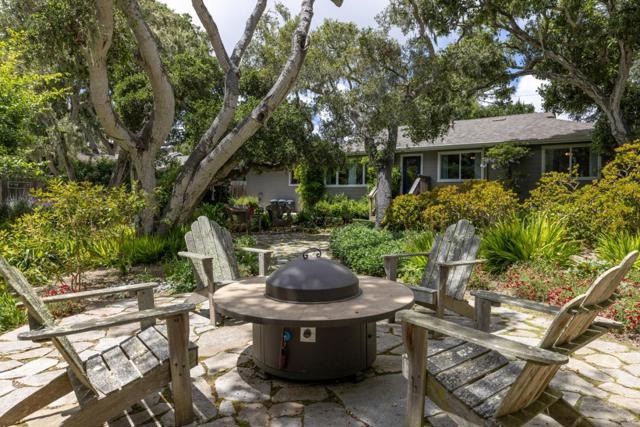 867 Grove Street, Monterey CA: https://media.crmls.org/mediaz/9bcd59ae-6122-4b5d-8d77-71531a11b8ae.jpg