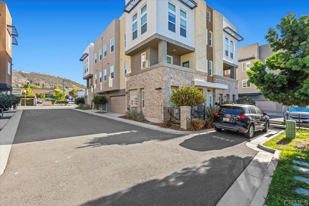 1213 Baker Street - photo 4