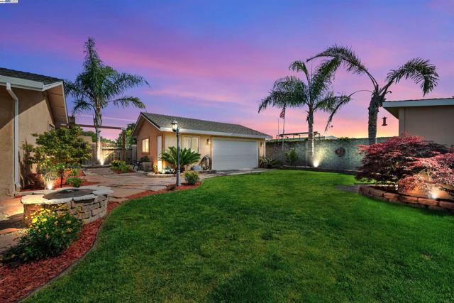 38243 Manzanita St, Newark CA: https://media.crmls.org/mediaz/9bcdae42-b613-4b88-aed4-08cc12c64a50.jpg