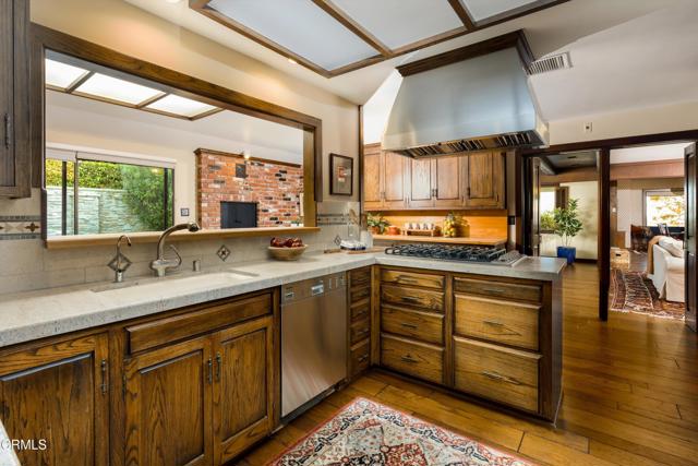 Detail Gallery Image 15 of 52 For 3940 Foothill Rd, Ventura,  CA 93003 - 4 Beds | 3/1 Baths