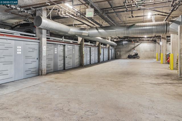 4395 Piedmont Ave, Oakland CA: https://media.crmls.org/mediaz/9bceab03-c99c-4f85-822e-43aa35a31d55.jpg