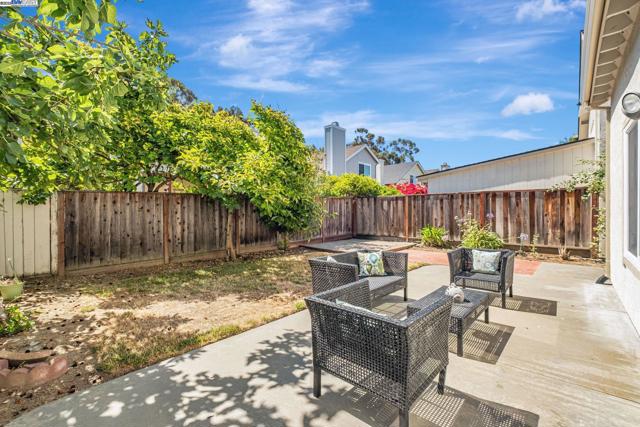 4834 Garnet Cmn, Fremont CA: https://media.crmls.org/mediaz/9bcede8f-fcf8-49cc-b6a2-b0e424d375c8.jpg