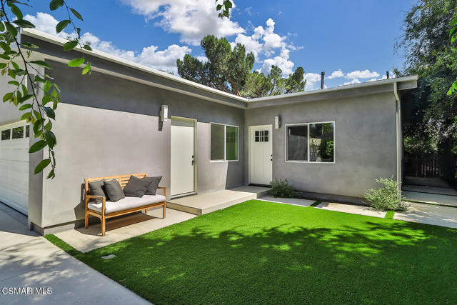 514 W Washington Boulevard, Pasadena CA: https://media.crmls.org/mediaz/9bcf2900-f9c1-4528-a323-d55dd200a2f3.jpg