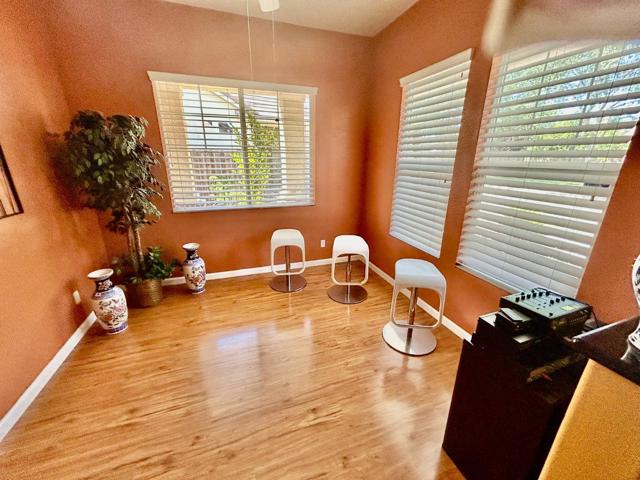 1732 W Westlake Drive, Roseville CA: https://media.crmls.org/mediaz/9bcfc423-fa95-4bc7-8bb0-99106e21ebda.jpg