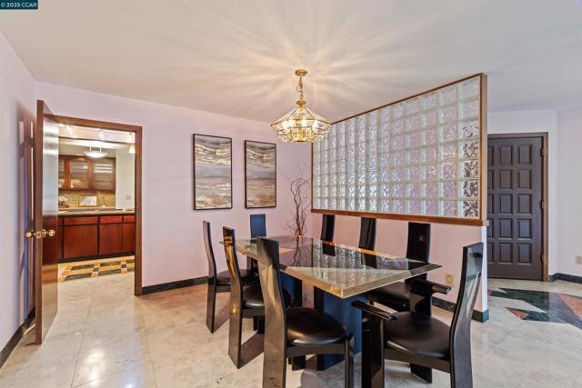 39 Mira Loma Rd, Orinda CA: https://media.crmls.org/mediaz/9bd07c0f-b72d-40c3-908a-17586b769728.jpg