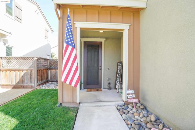 298 McClelland Way, Oakley CA: https://media.crmls.org/mediaz/9bd09d3c-a8aa-4d83-99e7-8d8930e6d8f4.jpg