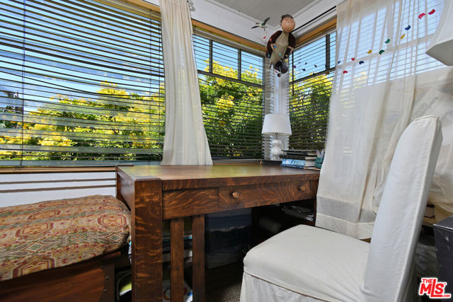224 Horizon Avenue, Venice CA: https://media.crmls.org/mediaz/9bd0a146-2c64-4a53-9c05-4ff31d81e392.jpg