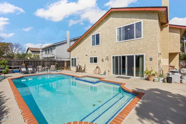 9542 Halifax Street, Ventura CA: https://media.crmls.org/mediaz/9bd15524-d62c-4d94-99f4-8171fbf98353.jpg