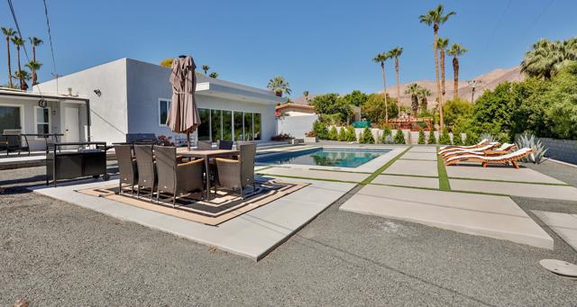 73042 Willow Street, Palm Desert CA: https://media.crmls.org/mediaz/9bd2b436-c925-403f-90f0-e532703f7b96.jpg